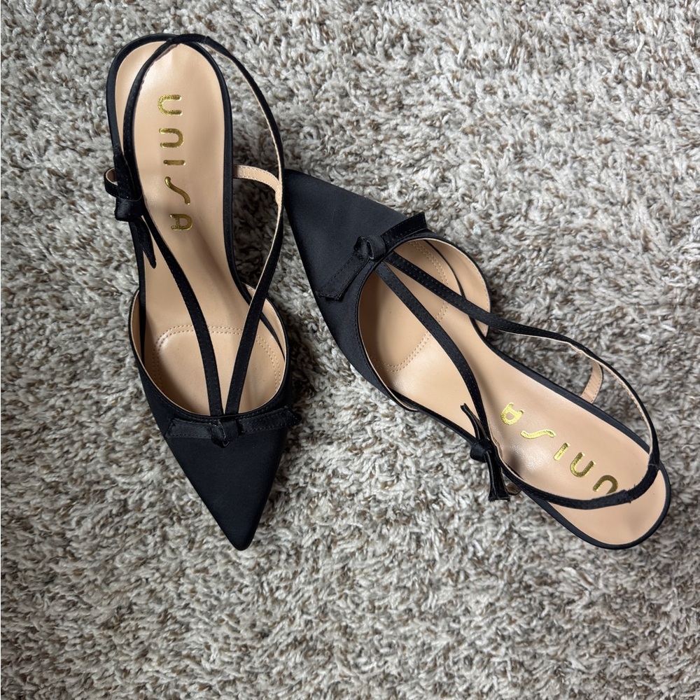 Unisa Pointed Black Strappy Heels size 9.5